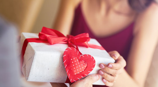 Traditional Presents and Gifts for Valentine’s Day